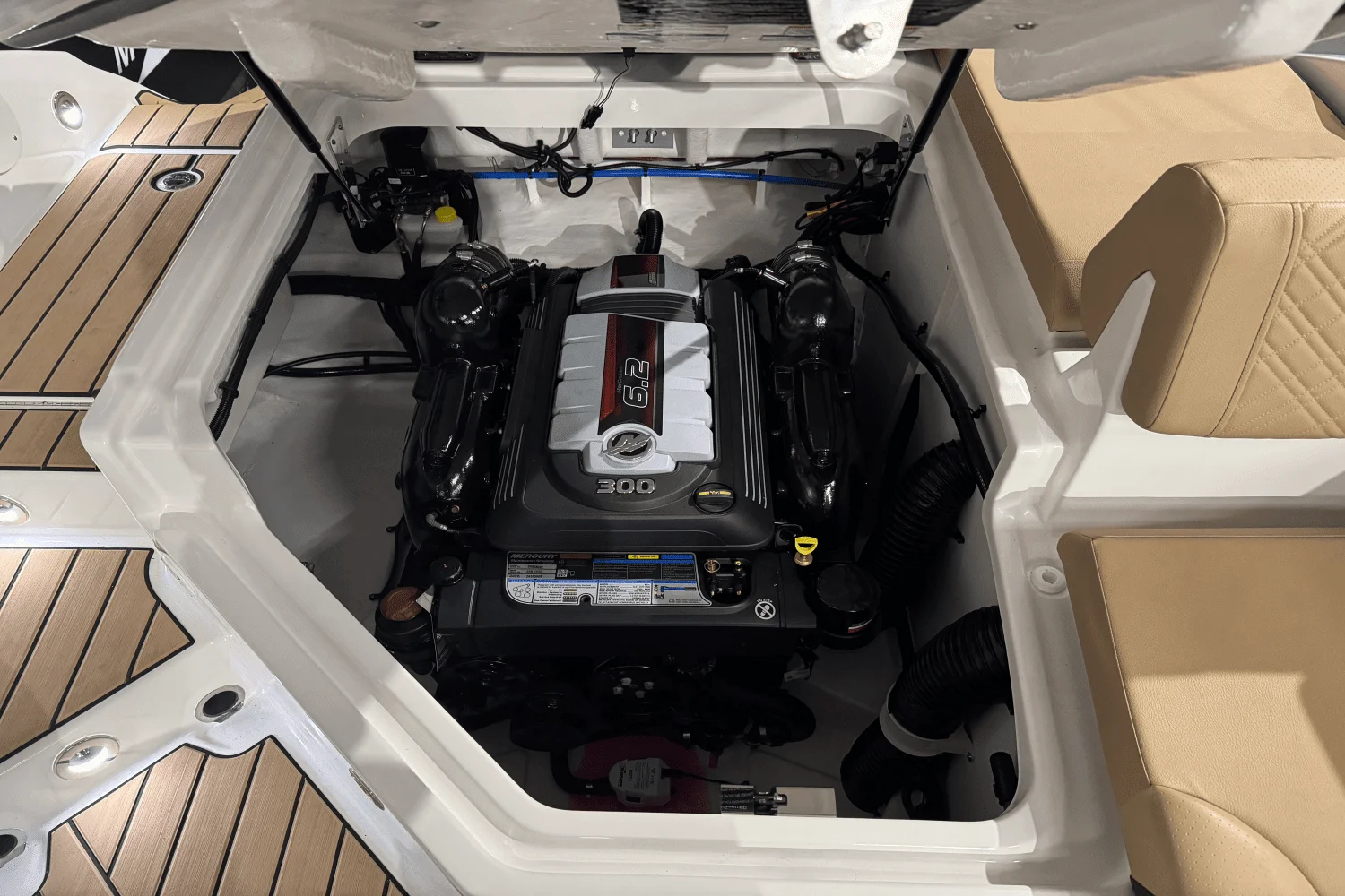 2025 Sea Ray 250 SDX Image Thumbnail #16