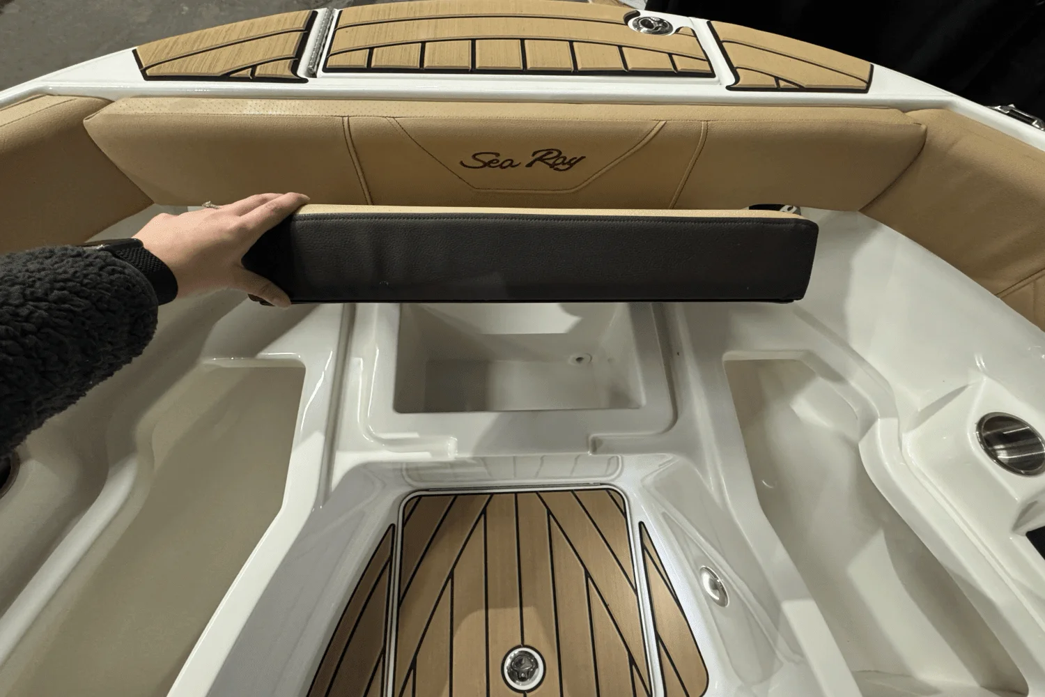 2025 Sea Ray 250 SDX Image Thumbnail #41