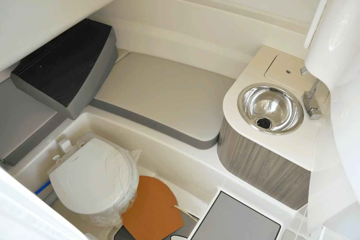 2025 Sea Ray 250 SDX Image Thumbnail #20