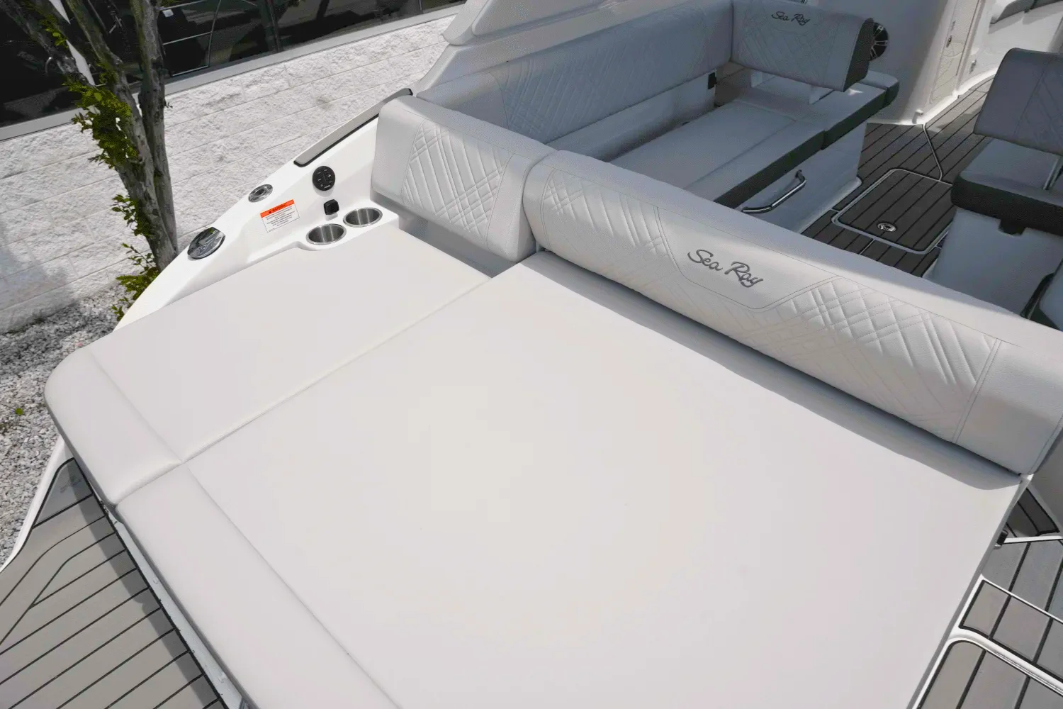 2025 Sea Ray 250 SDX Image Thumbnail #5