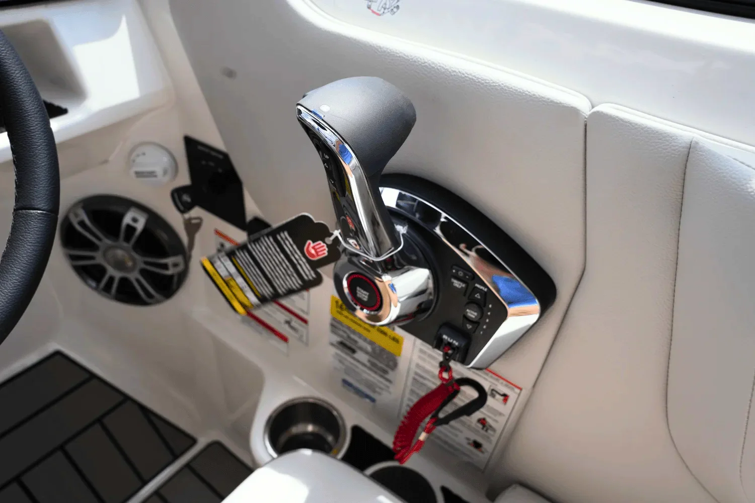 2025 Sea Ray 250 SDX Image Thumbnail #16