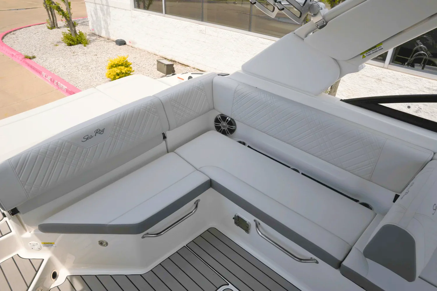 2025 Sea Ray 250 SDX Image Thumbnail #11