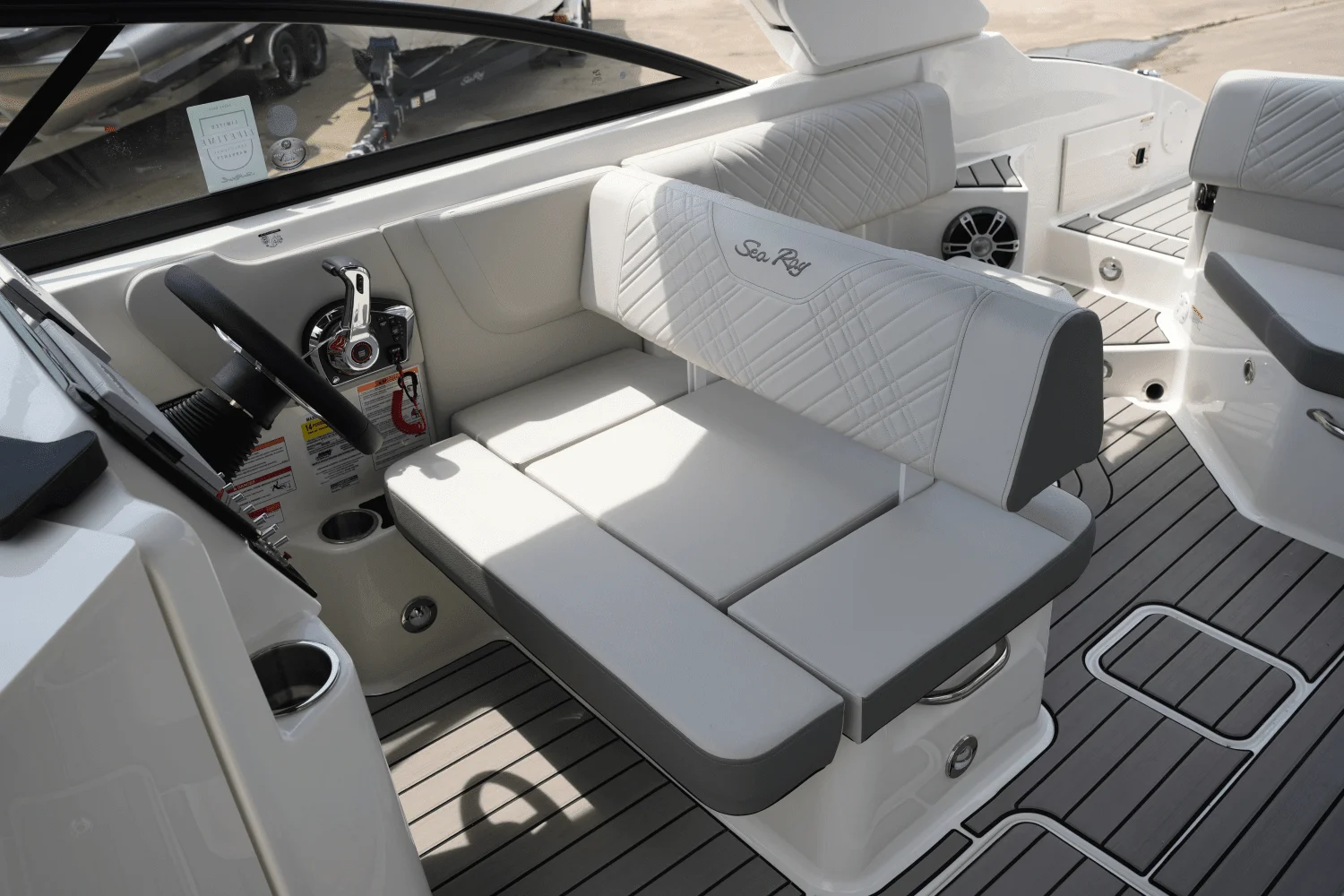 2025 Sea Ray 250 SDX Image Thumbnail #14