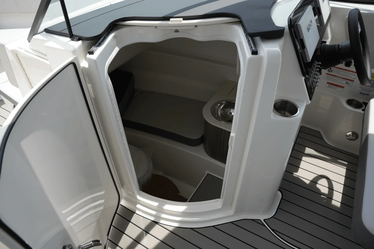 2025 Sea Ray 250 SDX Image Thumbnail #19