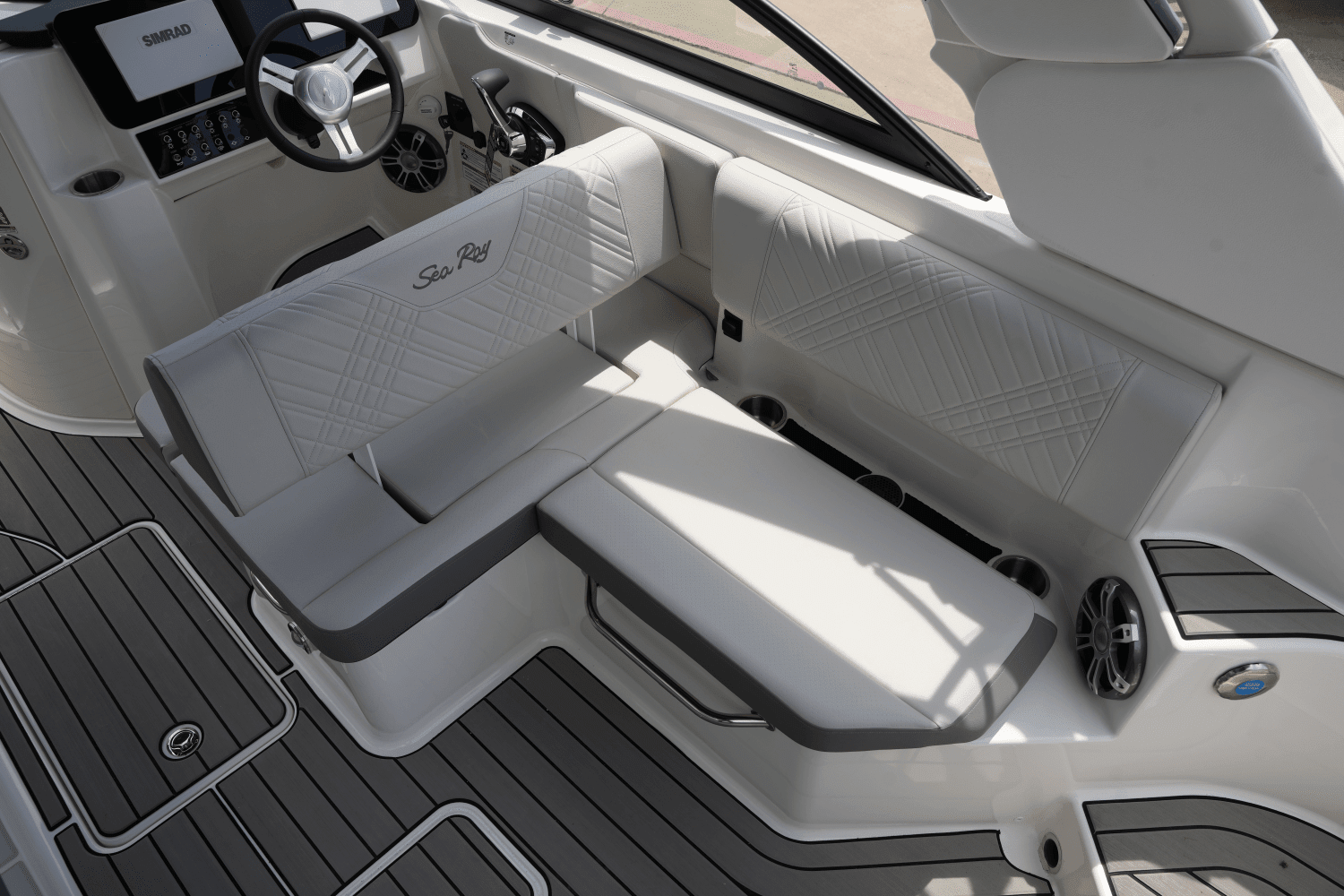 2025 Sea Ray 250 SDX Image Thumbnail #12