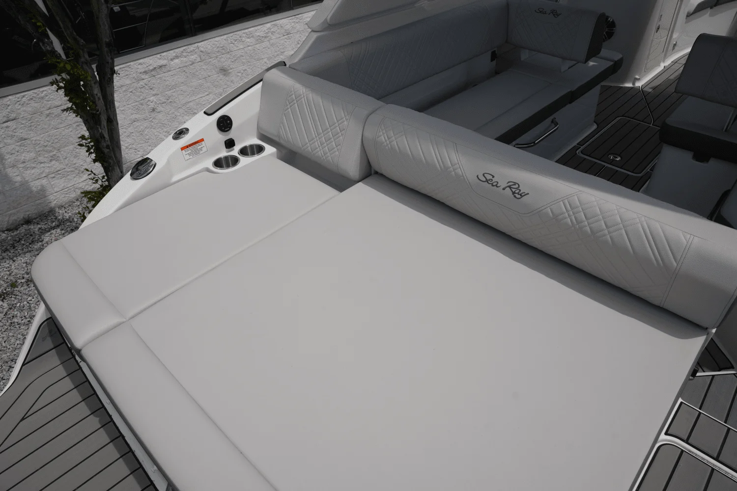 2025 Sea Ray 250 SDX Image Thumbnail #5