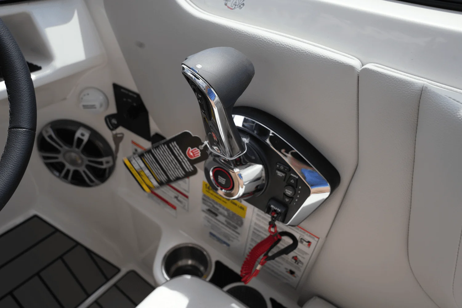 2025 Sea Ray 250 SDX Image Thumbnail #16