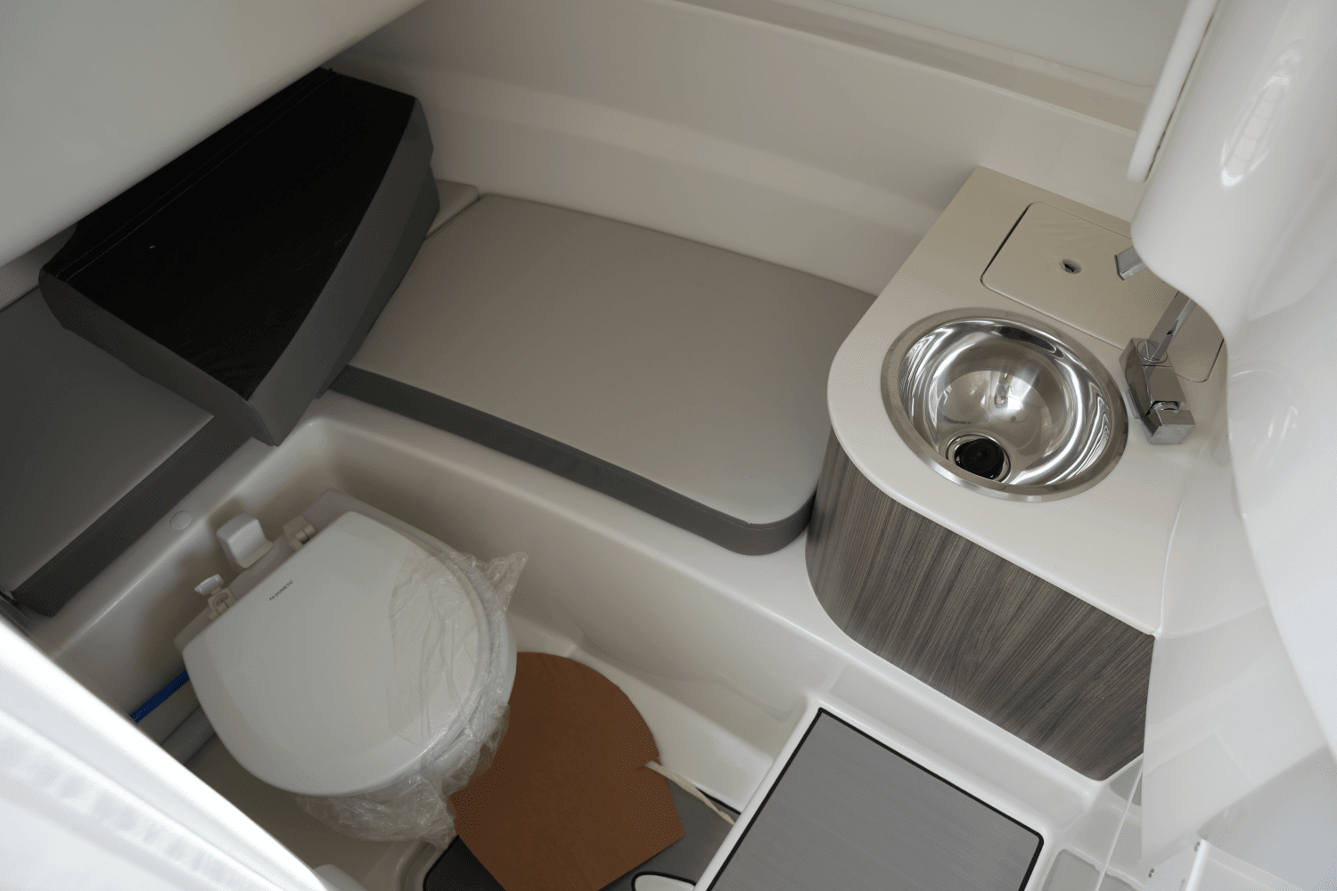 2025 Sea Ray 250 SDX Image Thumbnail #20