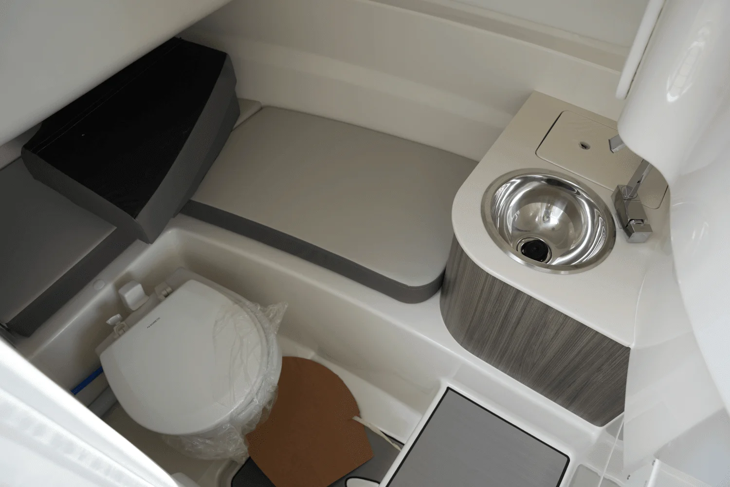 2025 Sea Ray 250 SDX Image Thumbnail #20