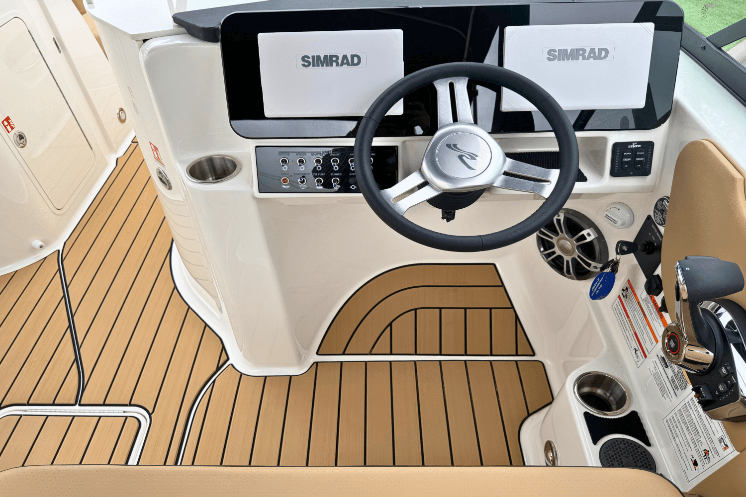 2025 Sea Ray 250 SDX Image Thumbnail #2