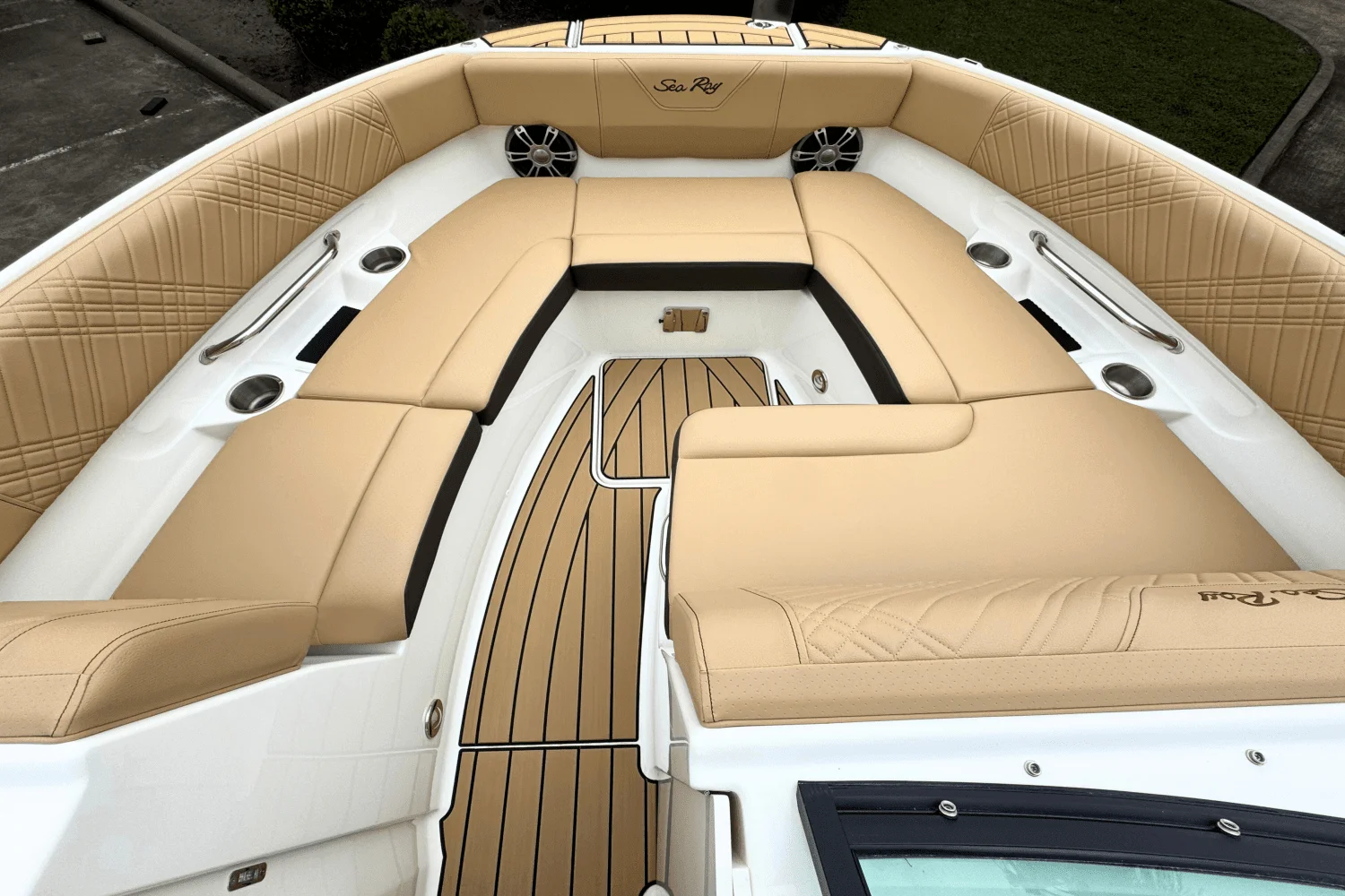 2025 Sea Ray 250 SDX Image Thumbnail #3