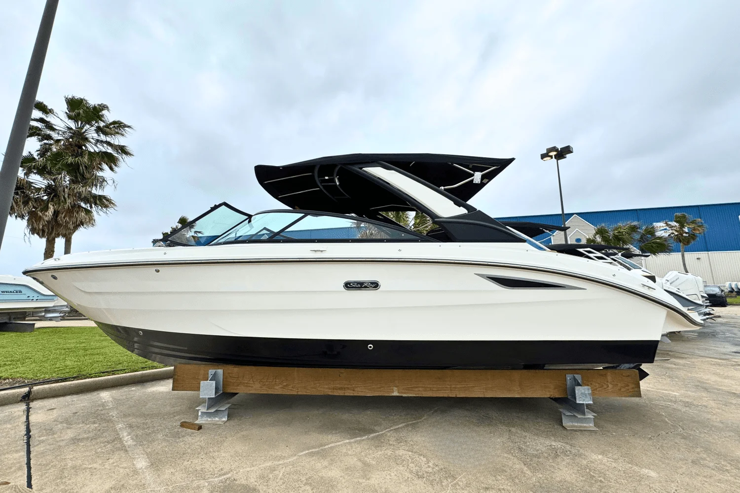 2025 Sea Ray 250 SDX Image Thumbnail #0