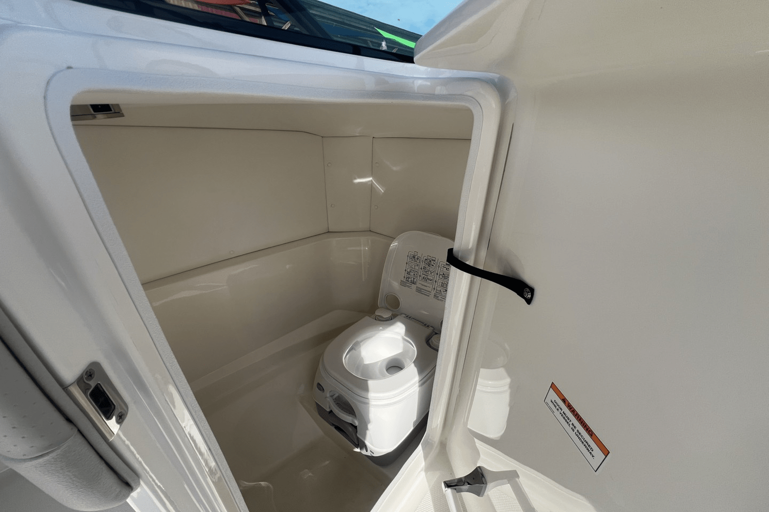 2025 Sea Ray SPX 230 Outboard Image Thumbnail #14