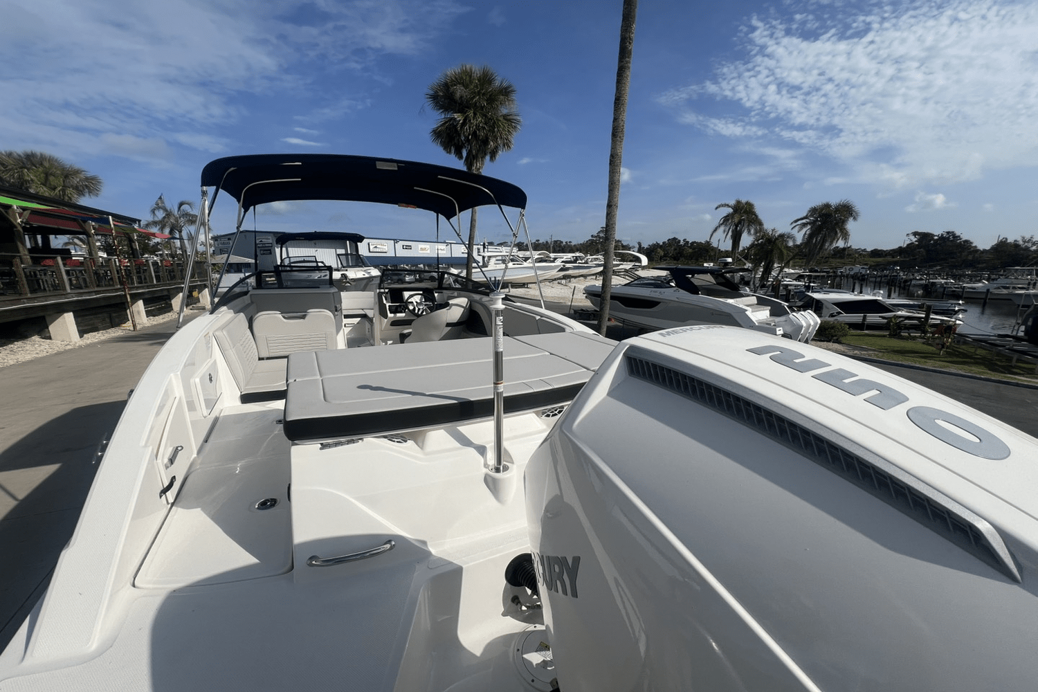 2025 Sea Ray SPX 230 Outboard Image Thumbnail #18
