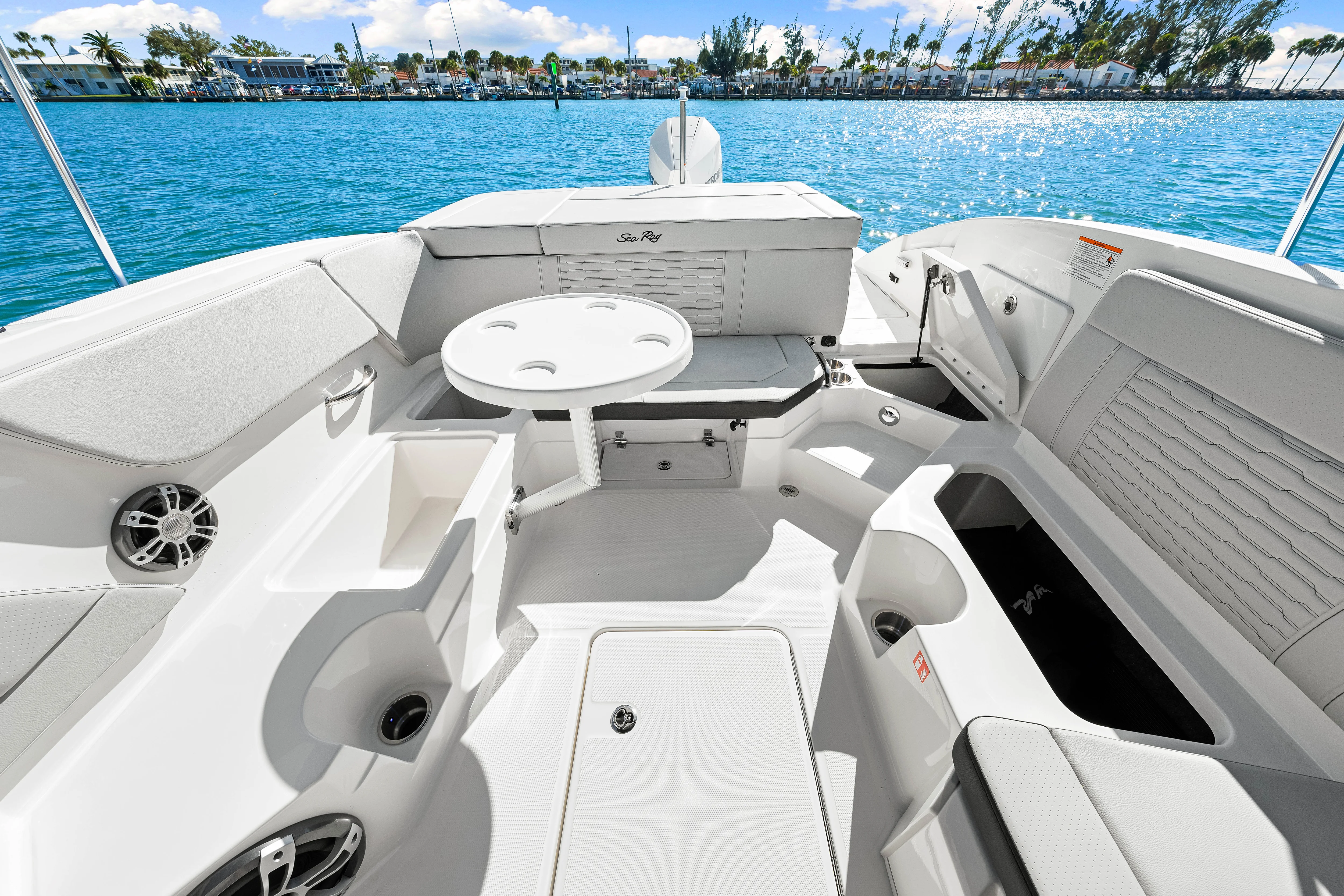 2025 Sea Ray SPX 230 Outboard Image Thumbnail #32