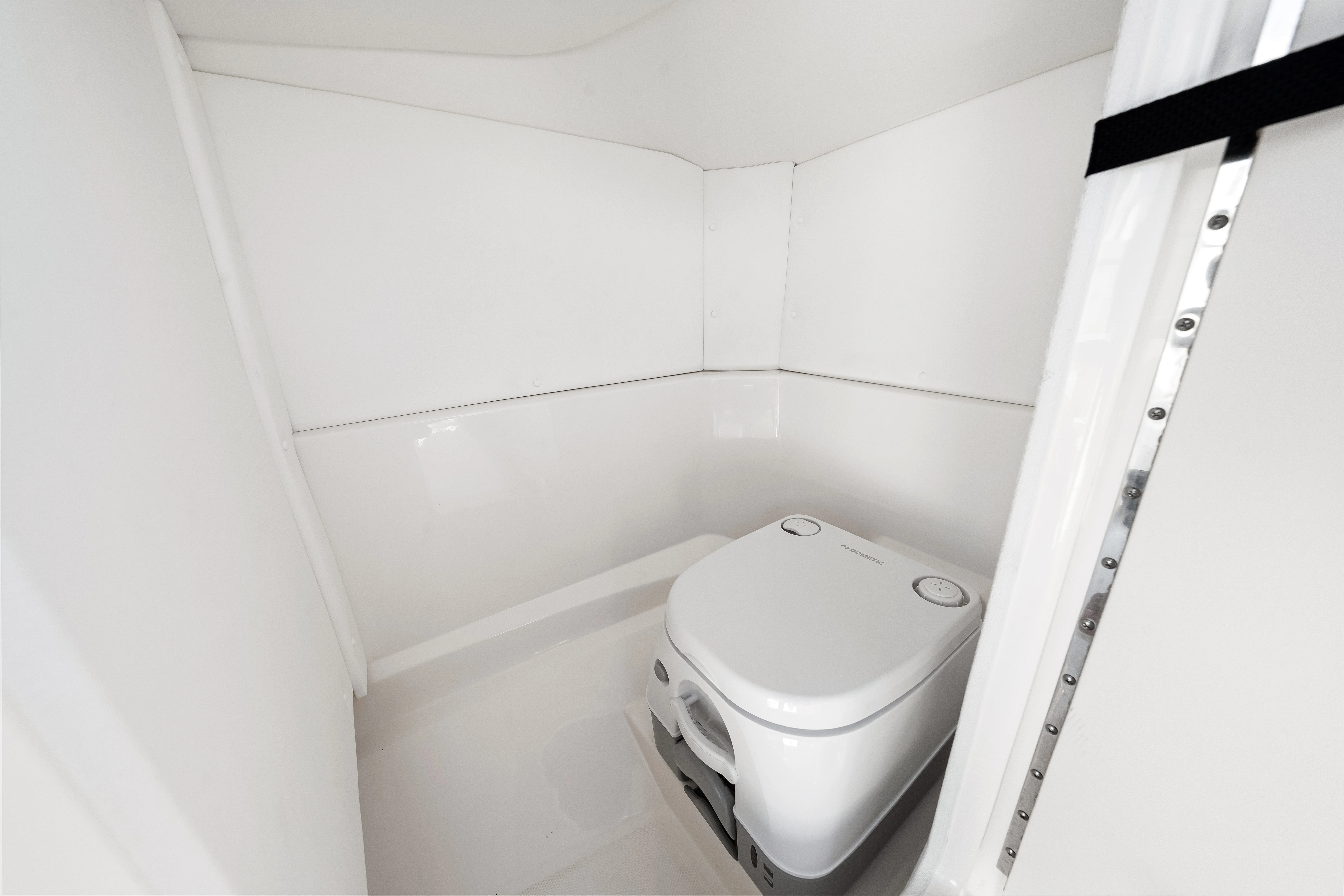 2025 Sea Ray SPX 230 Outboard Image Thumbnail #41