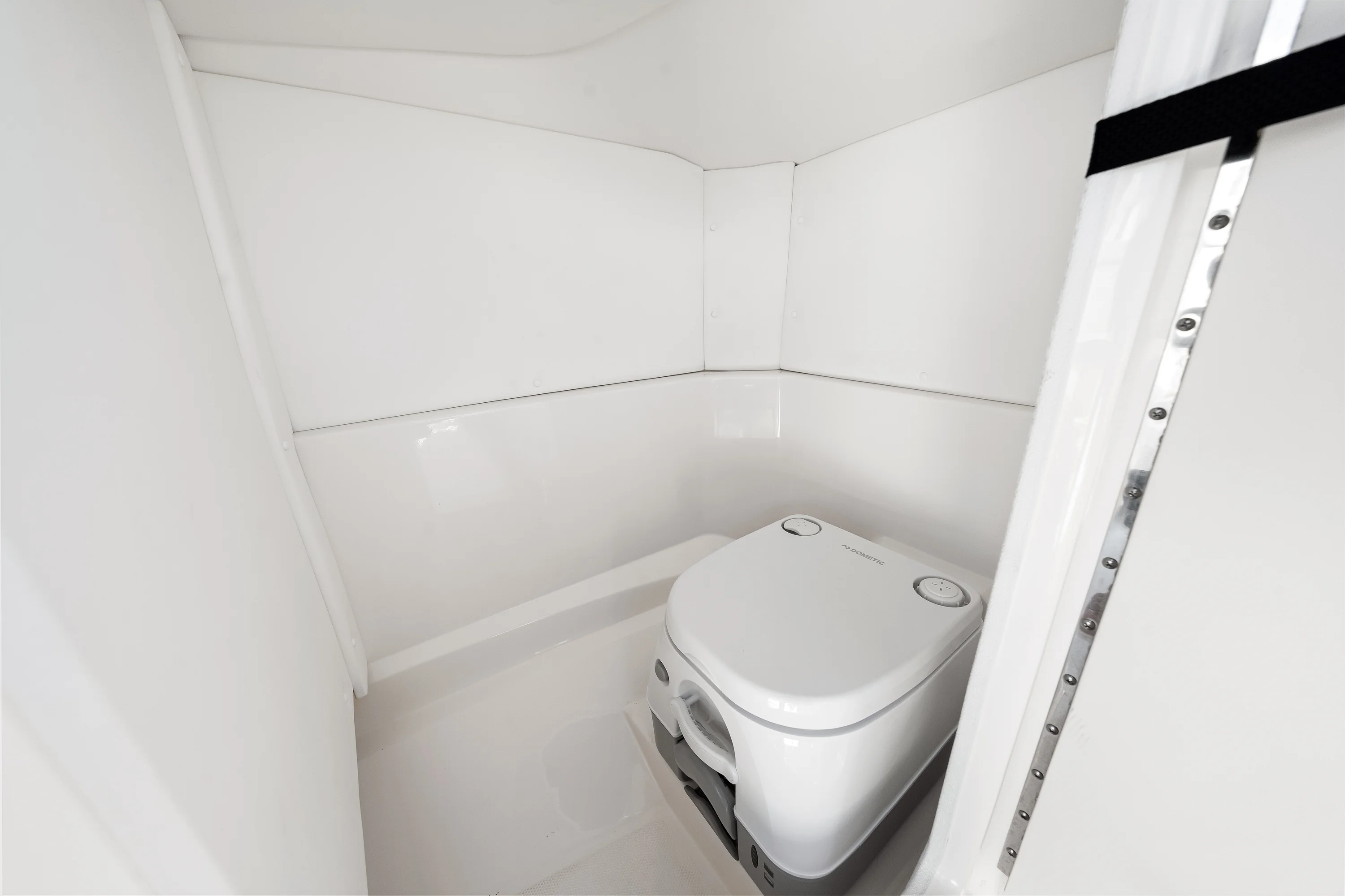 2025 Sea Ray SPX 230 Outboard Image Thumbnail #41