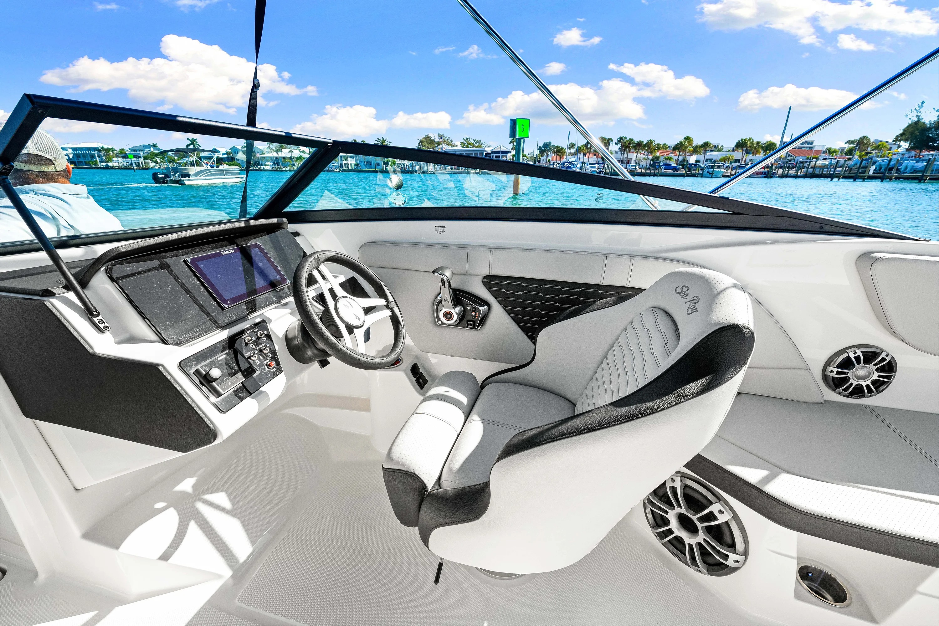 2025 Sea Ray SPX 230 Outboard Image Thumbnail #35