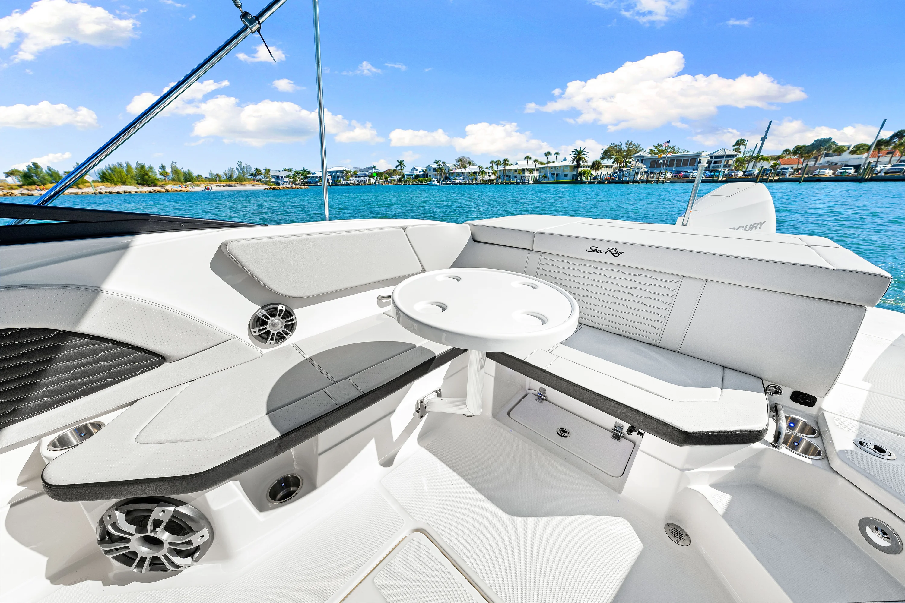 2025 Sea Ray SPX 230 Outboard Image Thumbnail #31