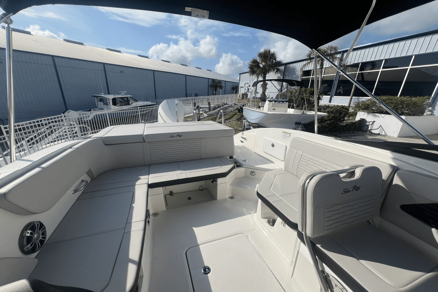 2025 Sea Ray SPX 230 Outboard Image Thumbnail #24