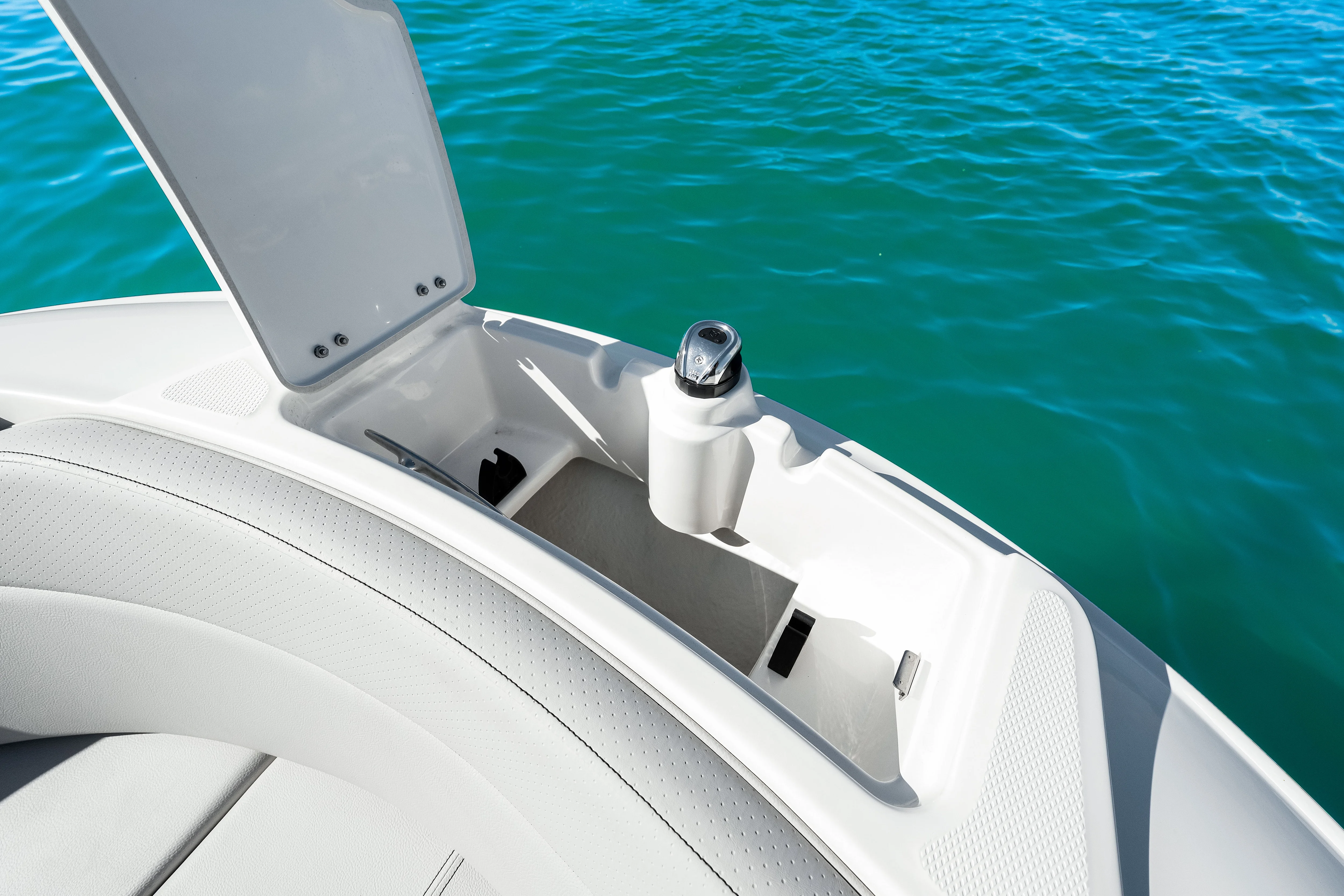 2025 Sea Ray SPX 230 Outboard Image Thumbnail #45