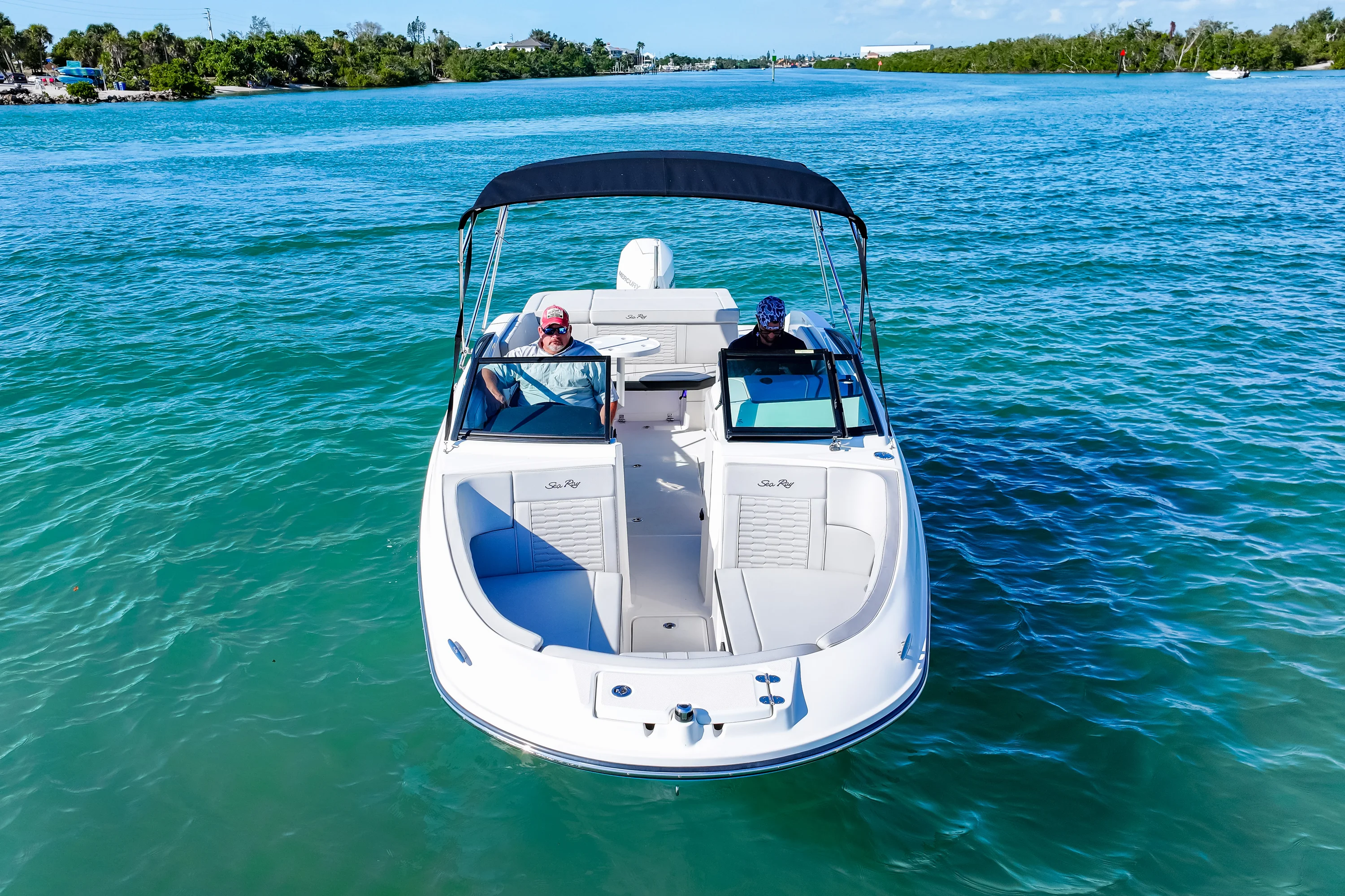 2025 Sea Ray SPX 230 Outboard Image Thumbnail #3