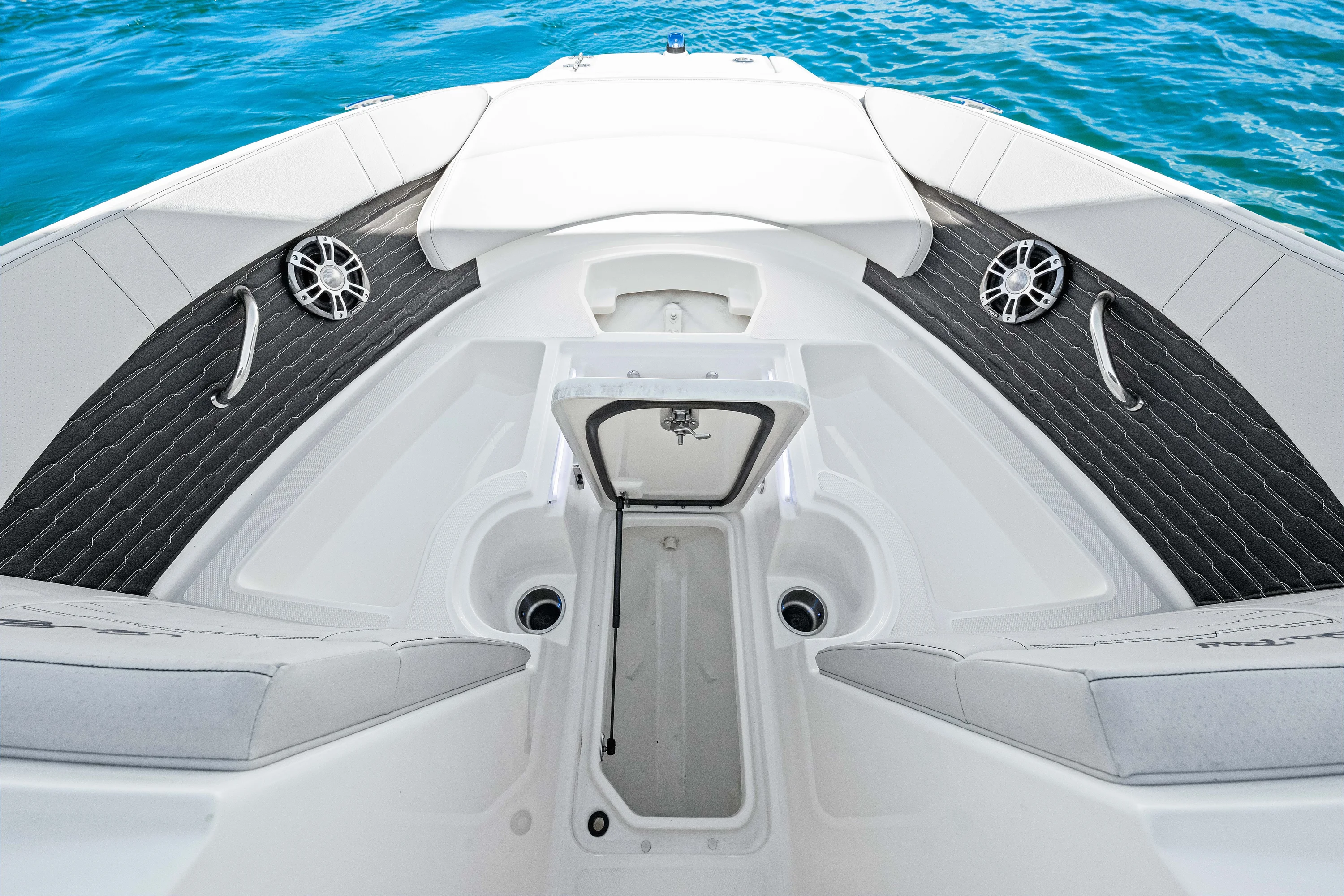 2025 Sea Ray SPX 230 Outboard Image Thumbnail #40