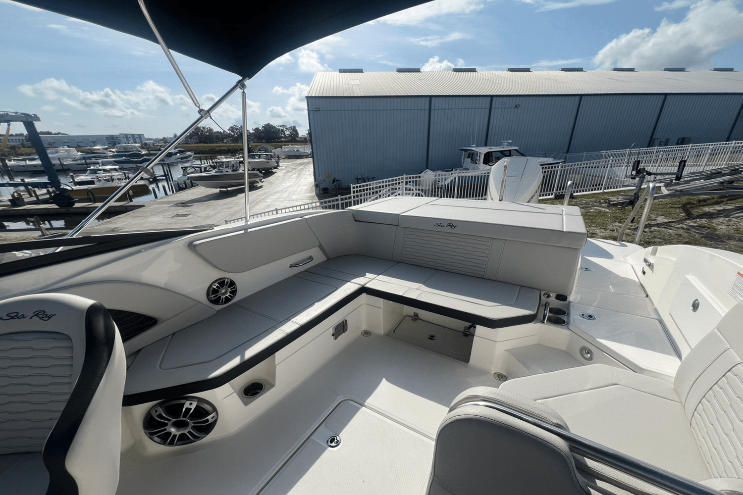 2025 Sea Ray SPX 230 Outboard Image Thumbnail #23