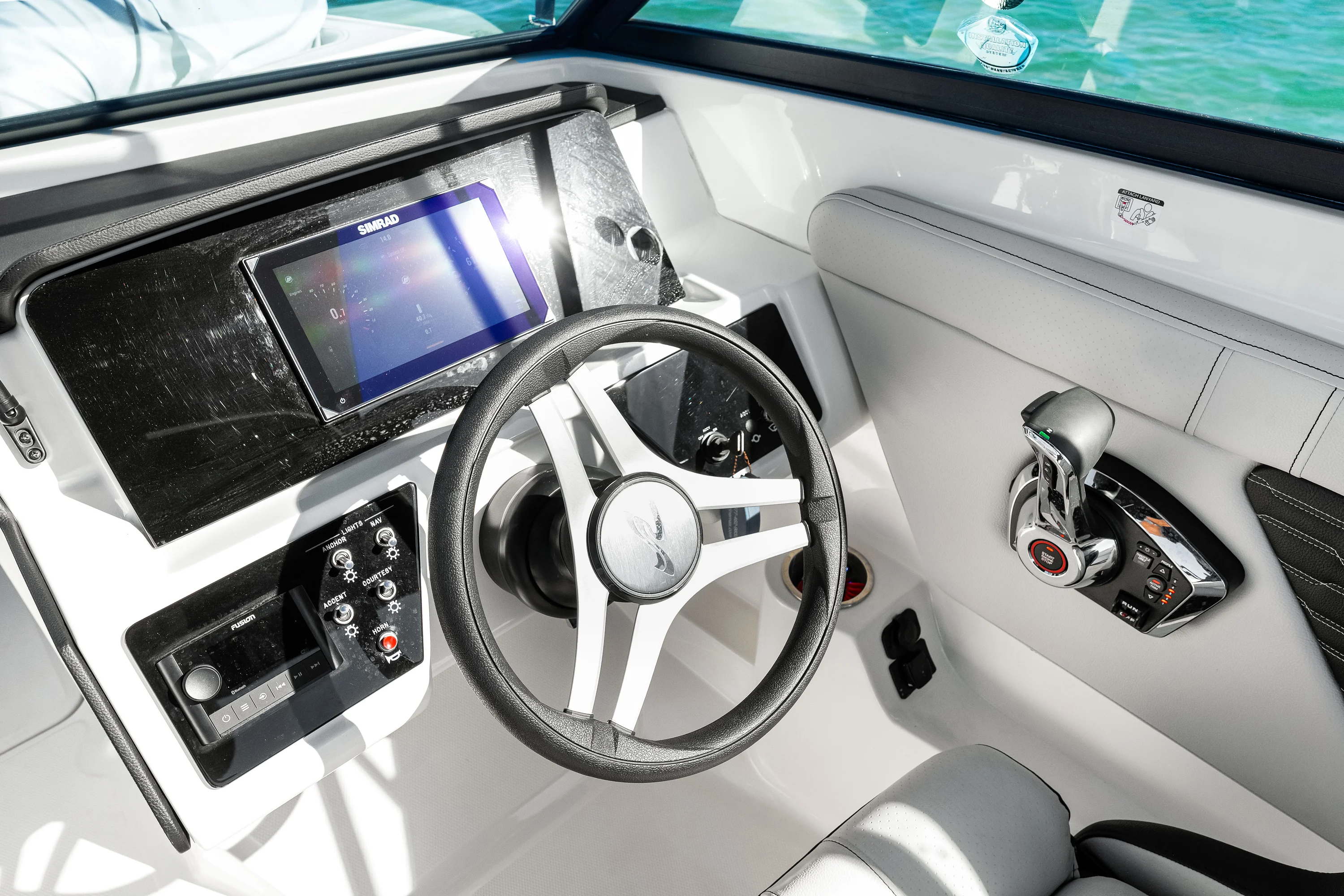 2025 Sea Ray SPX 230 Outboard Image Thumbnail #36