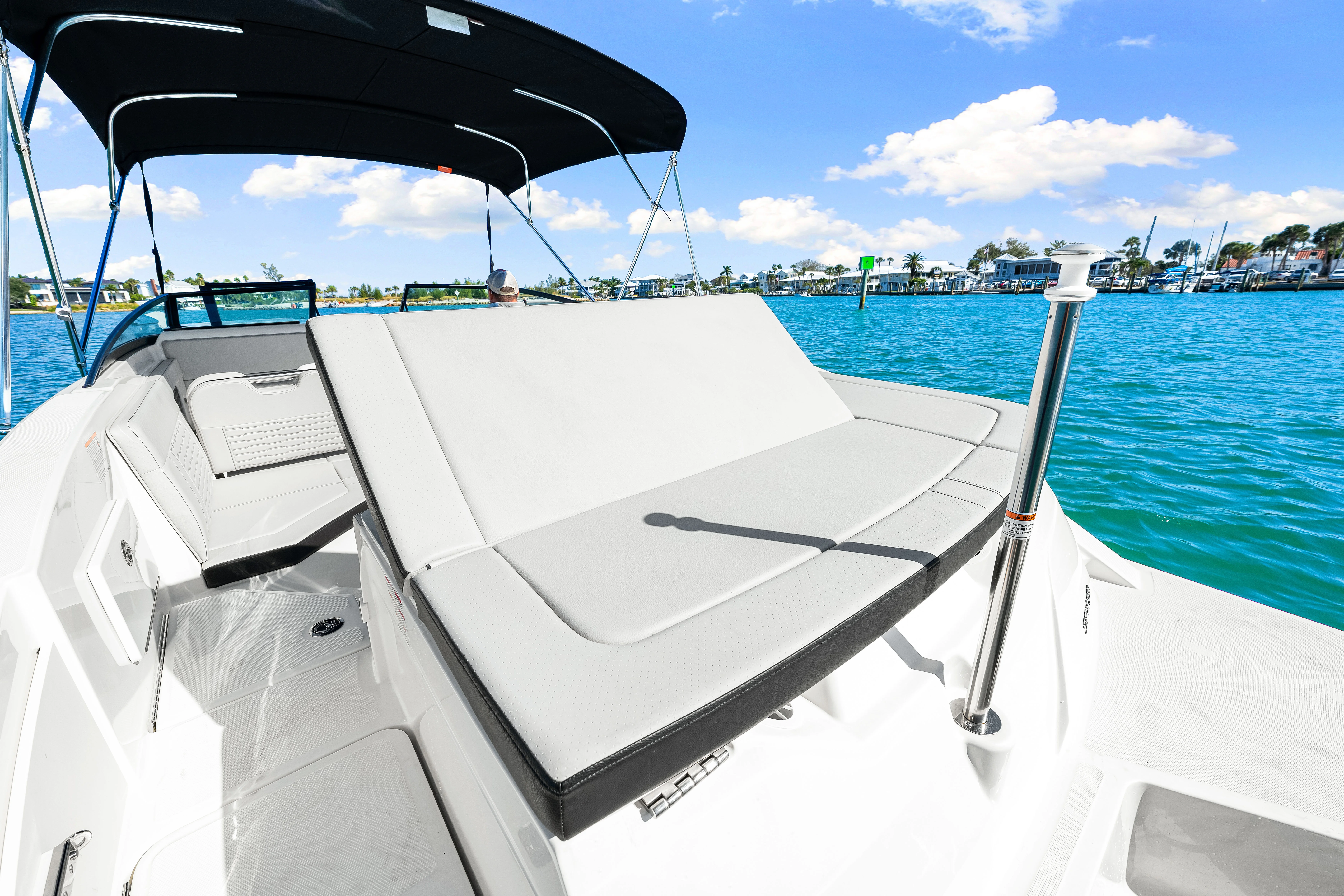 2025 Sea Ray SPX 230 Outboard Image Thumbnail #27