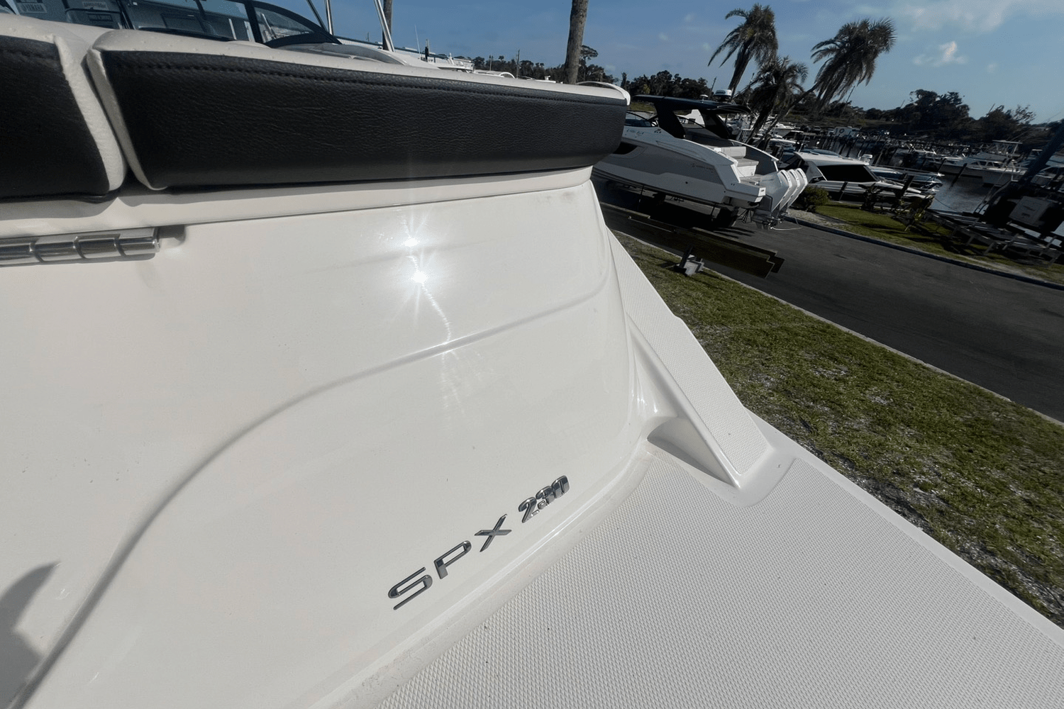 2025 Sea Ray SPX 230 Outboard Image Thumbnail #20