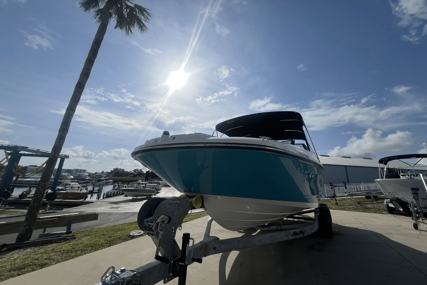 2025 Sea Ray SPX 230 Outboard Image Thumbnail #7