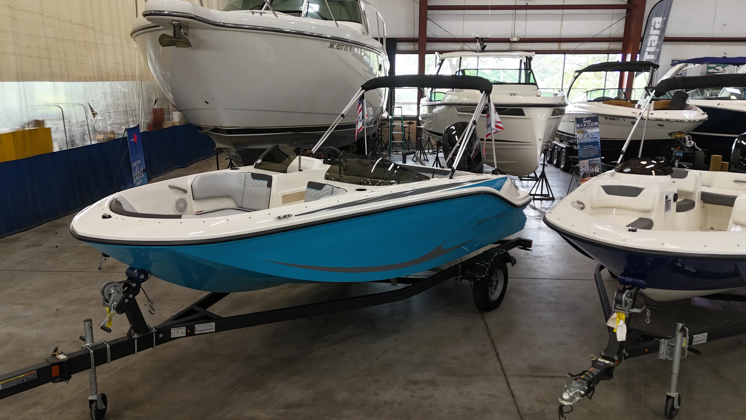 2025 Bayliner M17 Image Thumbnail #1