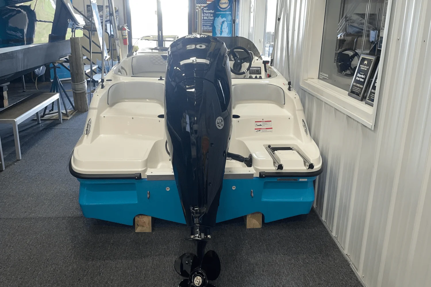 2025 Bayliner M17 Image Thumbnail #2