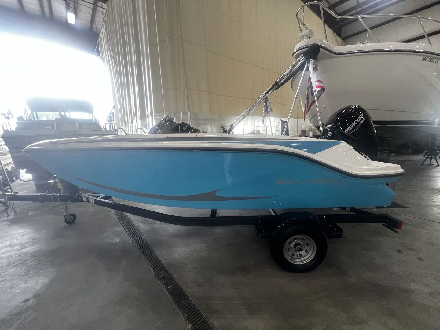 2025 Bayliner M17 Image Thumbnail #0