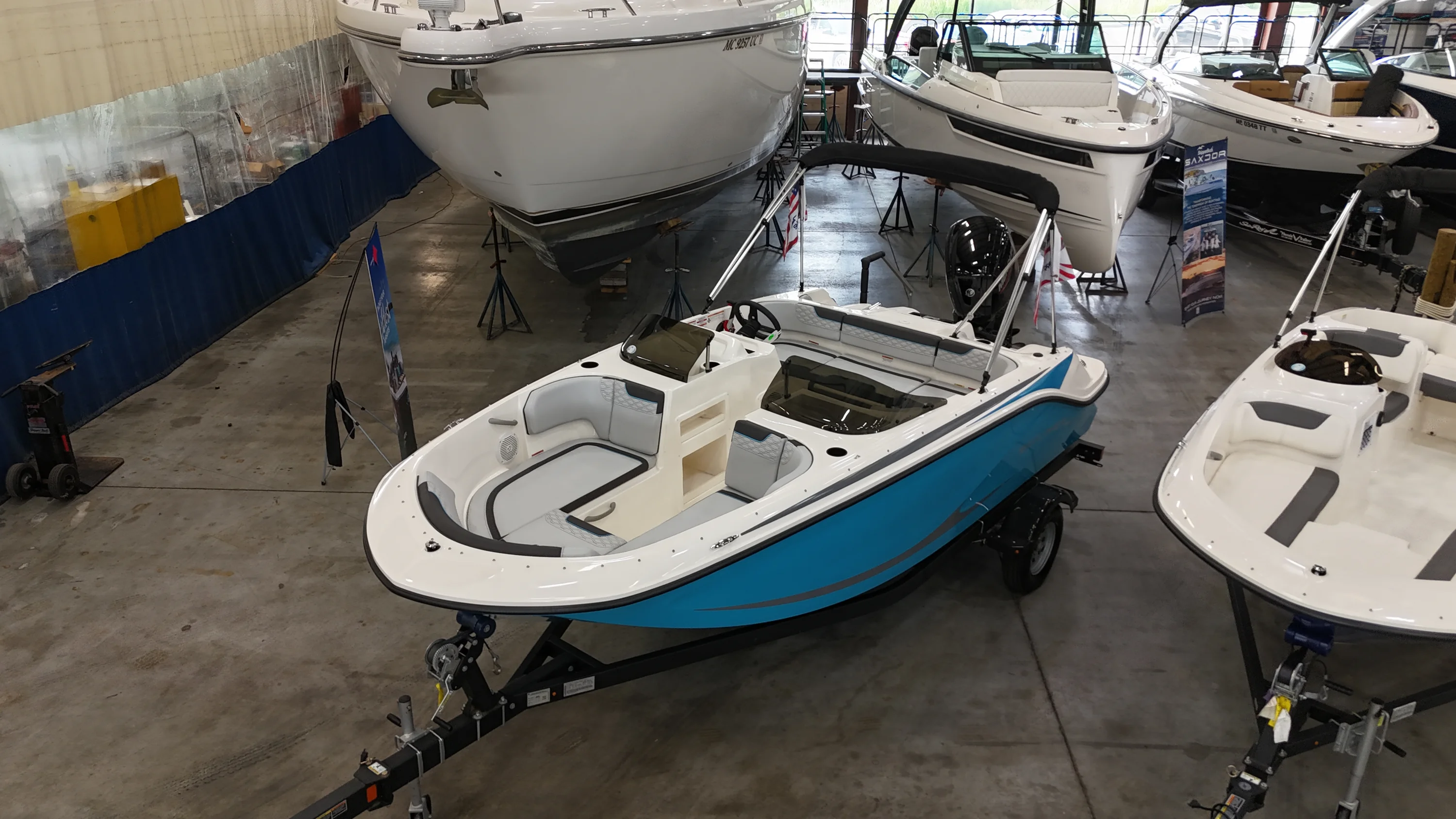 2025 Bayliner M17 Image Thumbnail #2