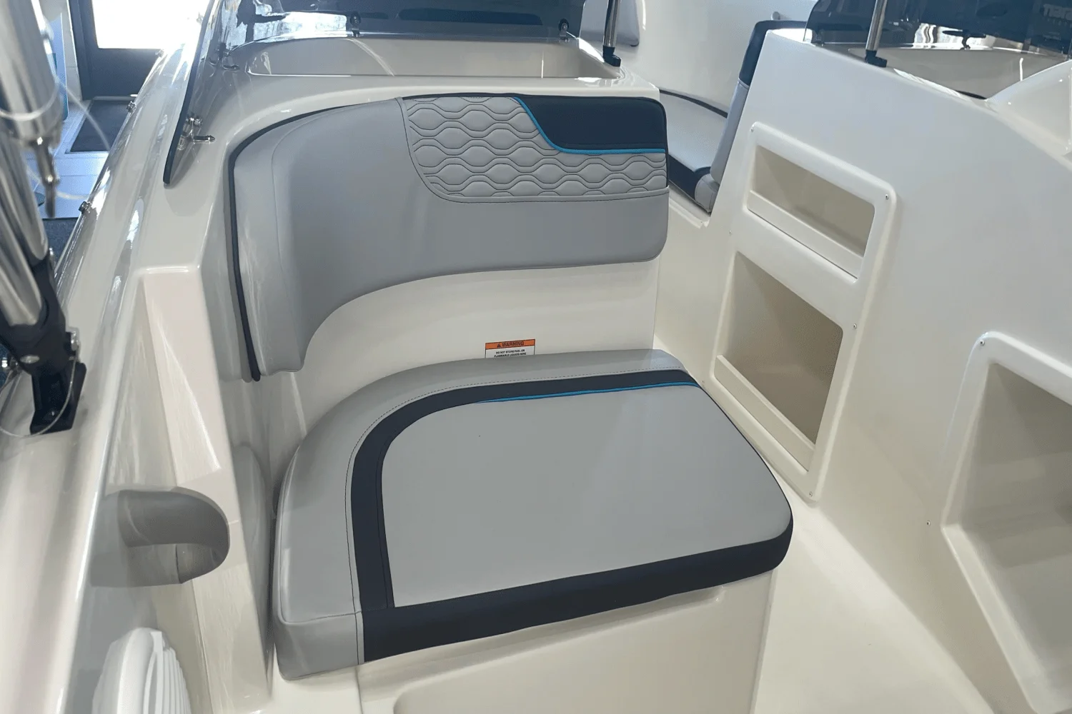 2025 Bayliner M17 Image Thumbnail #10