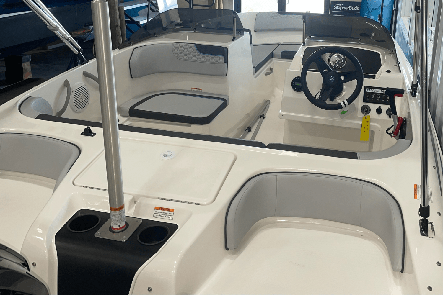 2025 Bayliner M17 Image Thumbnail #9