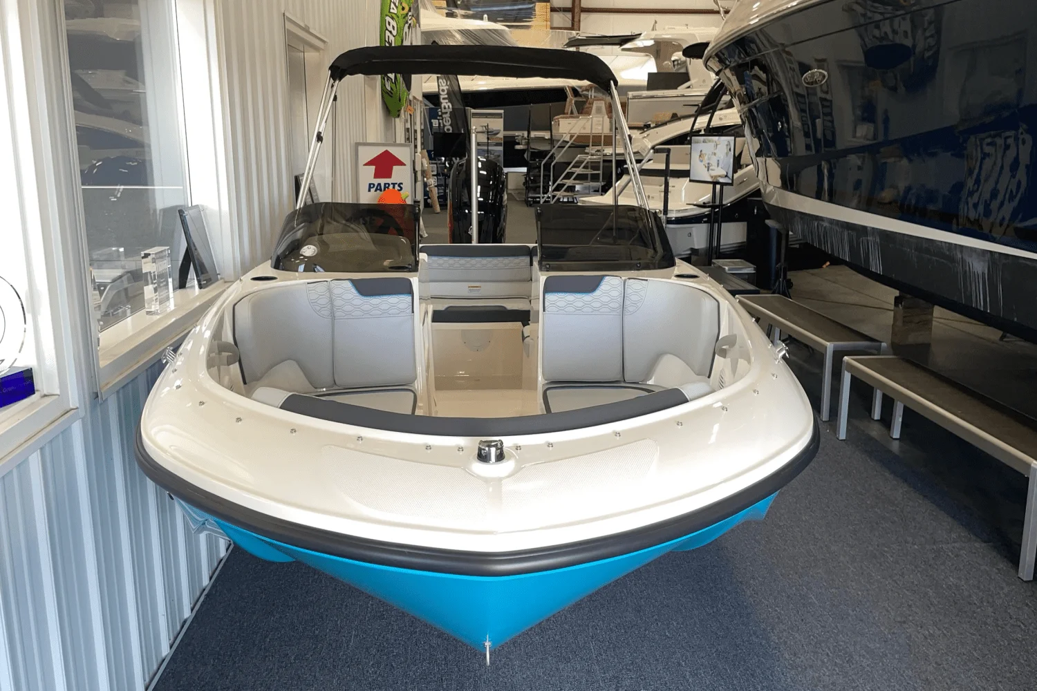 2025 Bayliner M17 Image Thumbnail #1