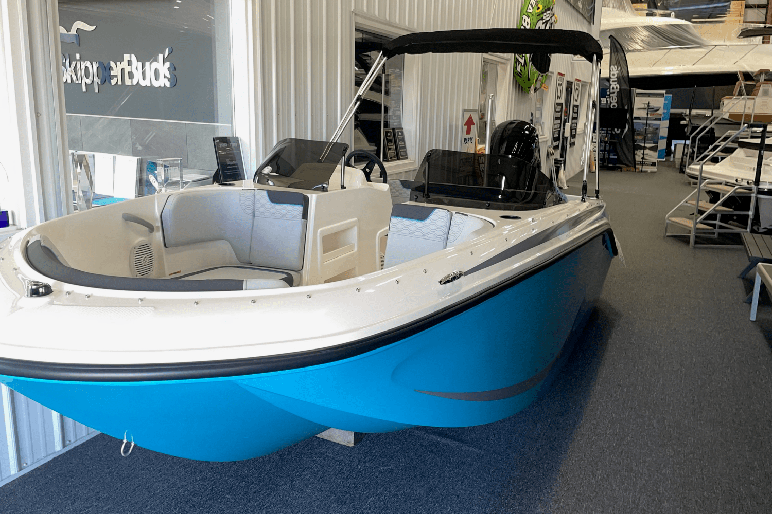 2025 Bayliner M17 Image Thumbnail #0