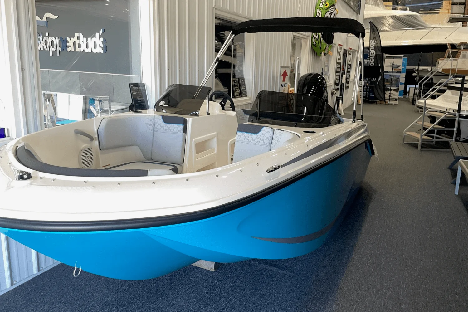 2025 Bayliner M17 Image Thumbnail #0