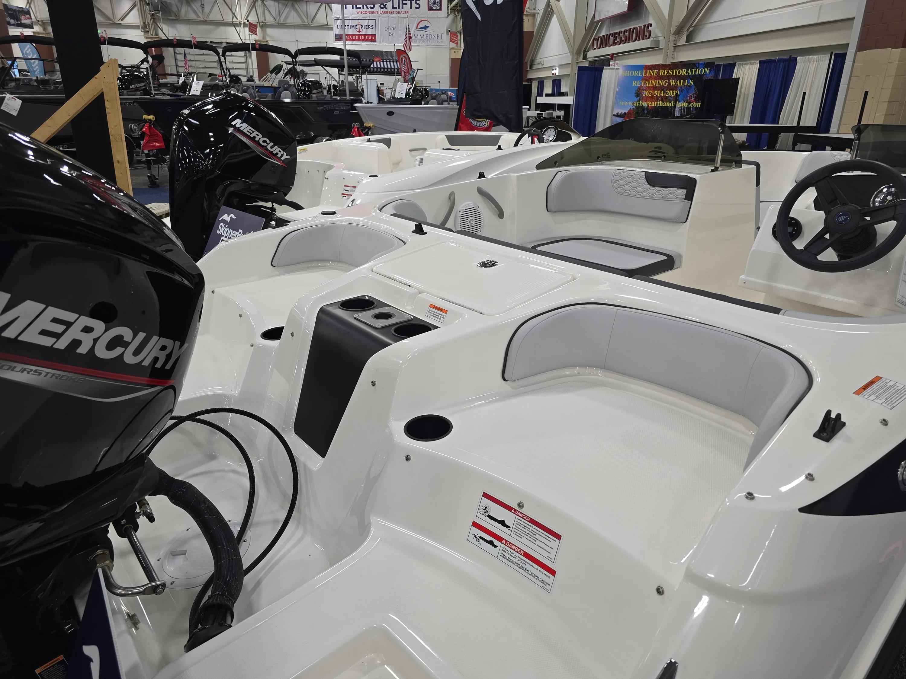 2025 Bayliner M17 Image Thumbnail #17