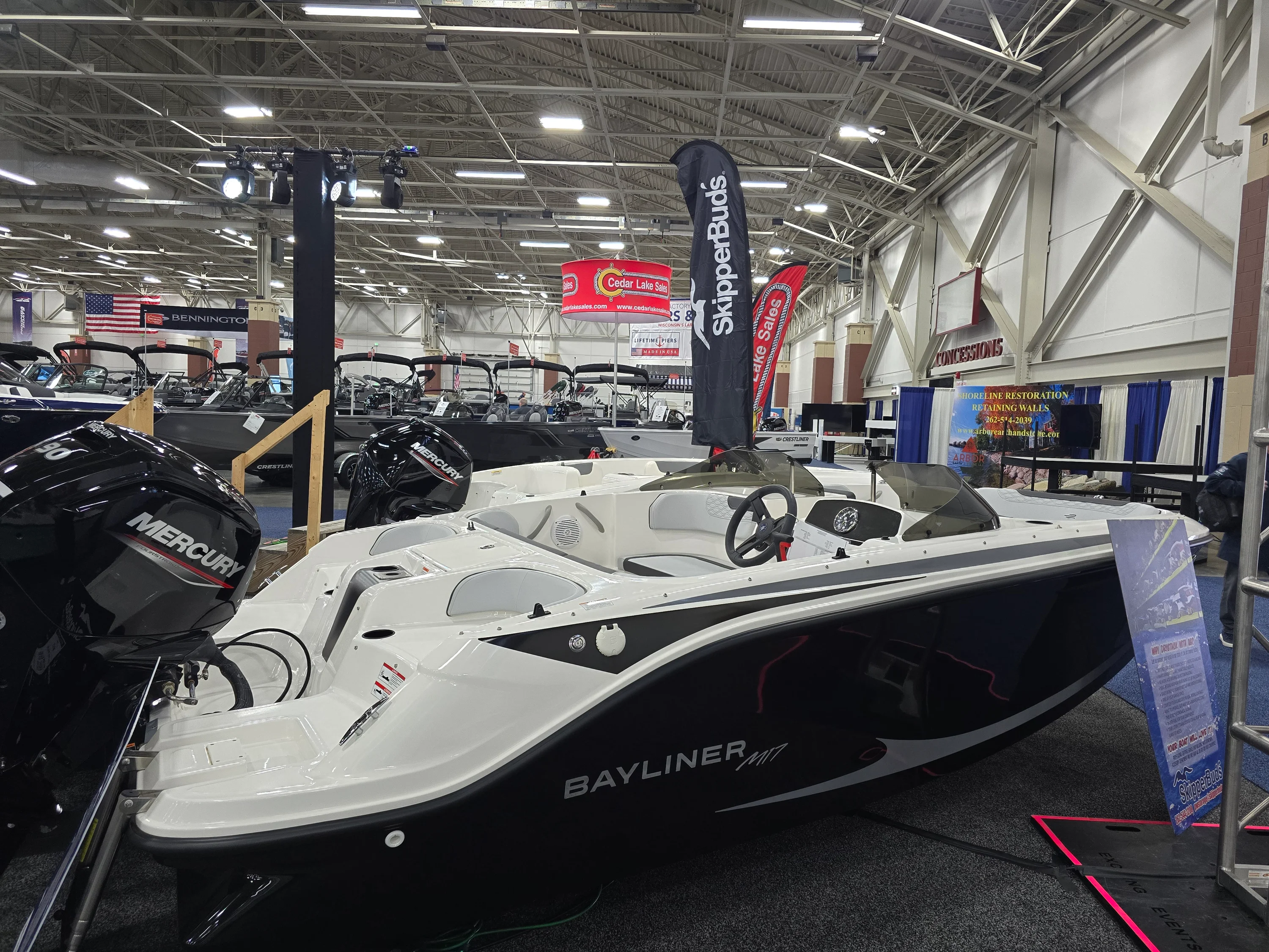 2025 Bayliner M17 Image Thumbnail #2