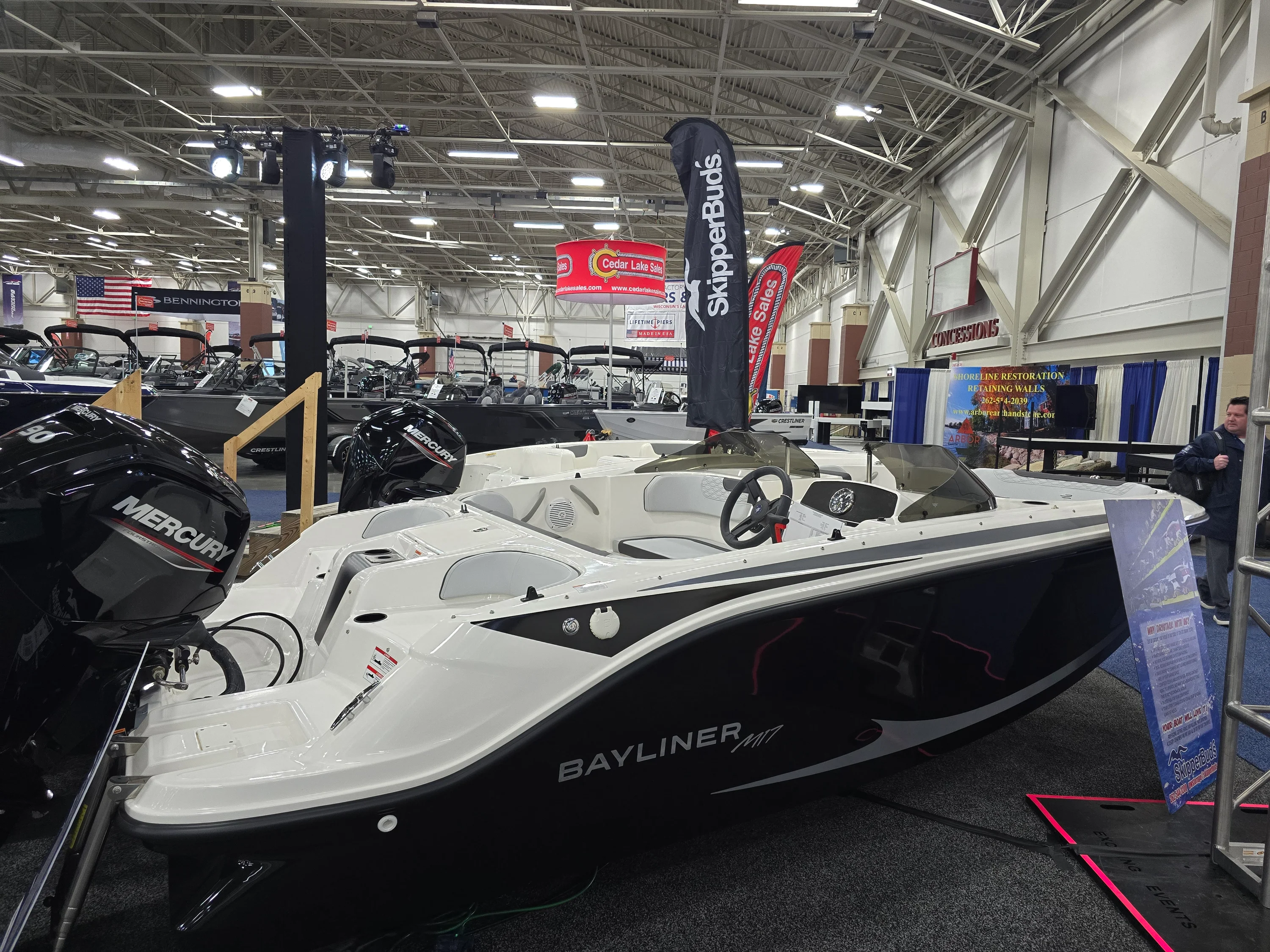 2025 Bayliner M17 Image Thumbnail #1