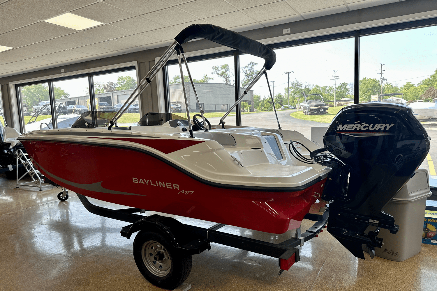 2025 Bayliner M17 Image Thumbnail #0