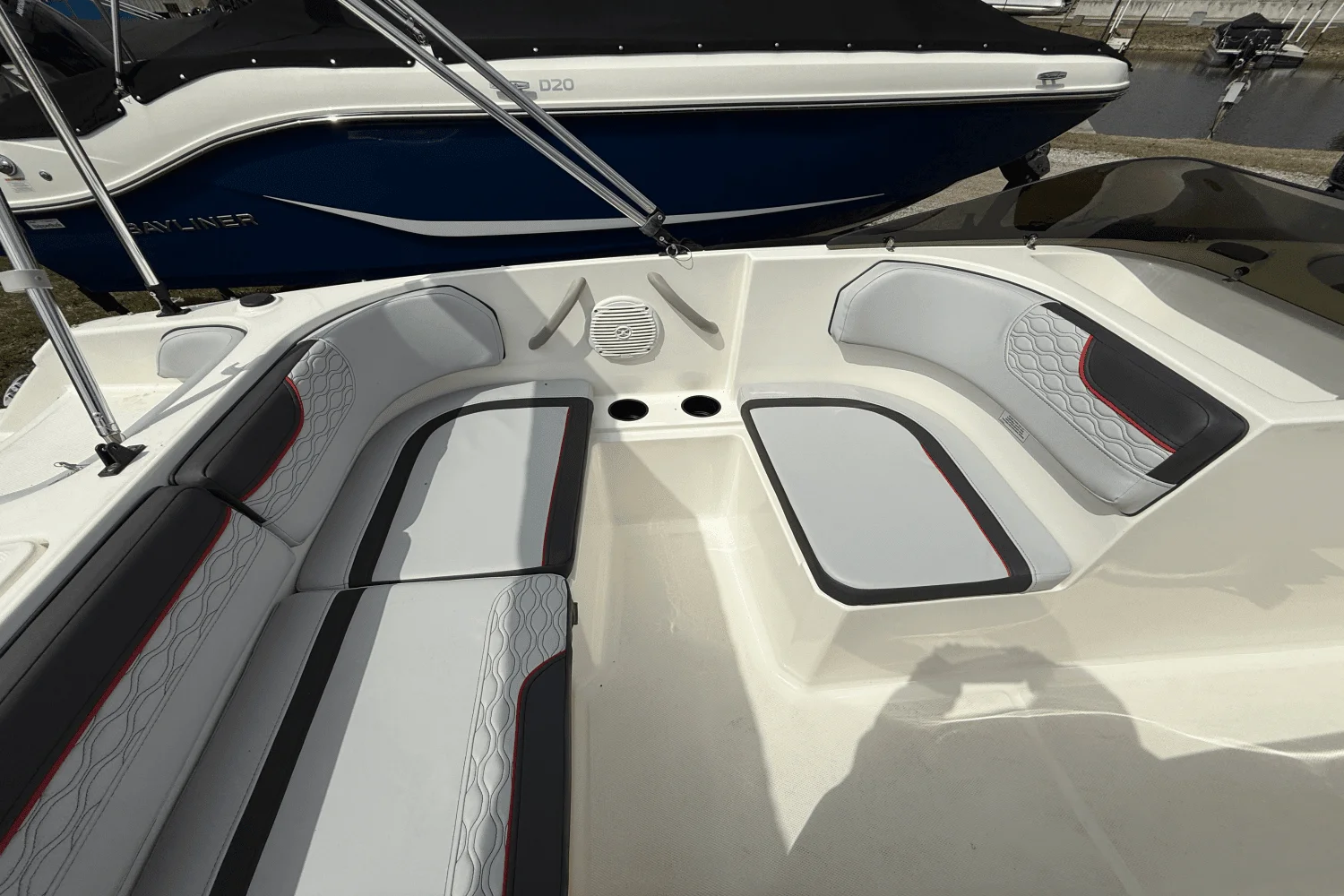 2025 Bayliner M17 Image Thumbnail #47