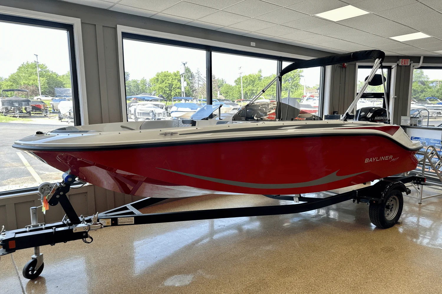 2025 Bayliner M17 Image Thumbnail #4