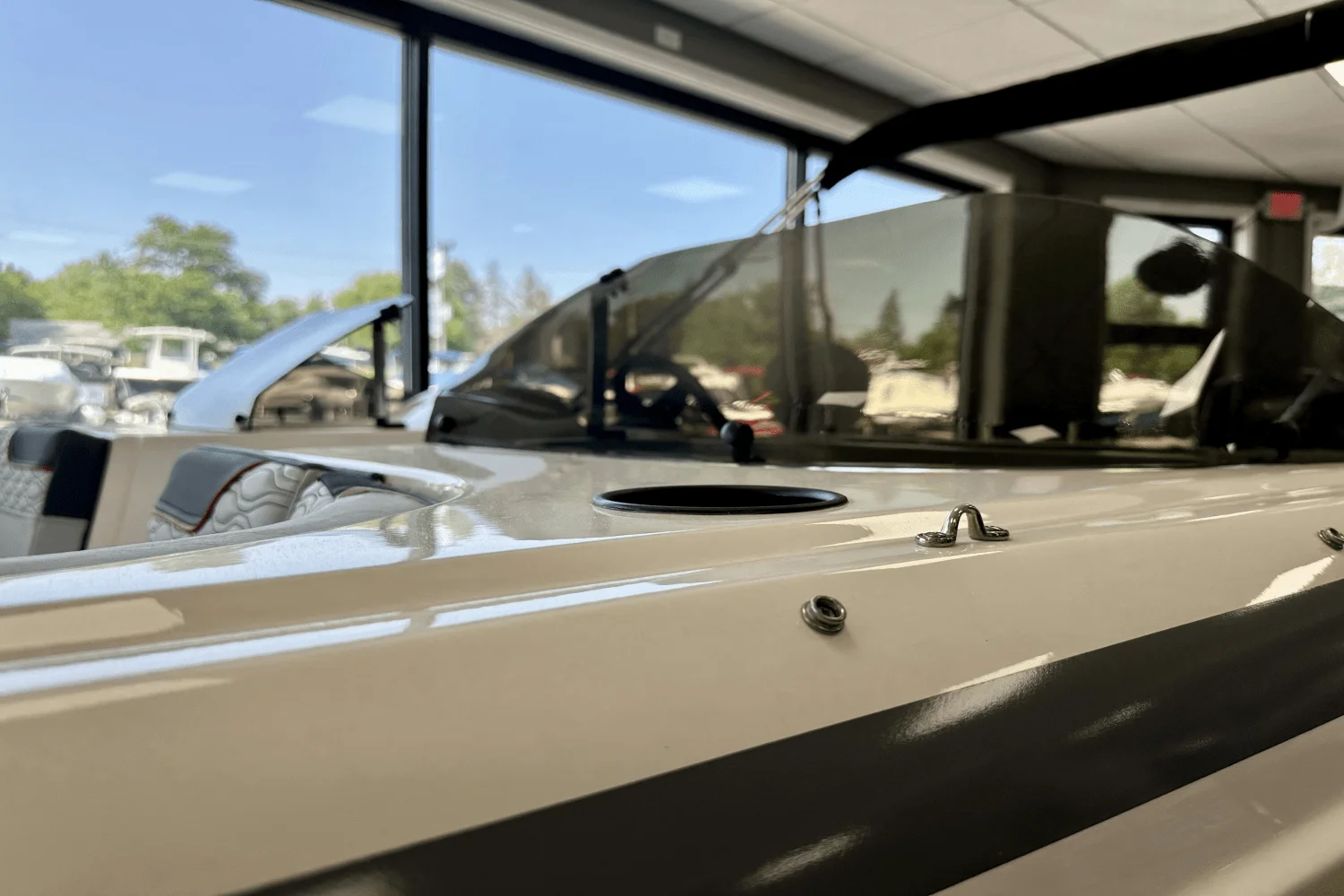 2025 Bayliner M17 Image Thumbnail #7