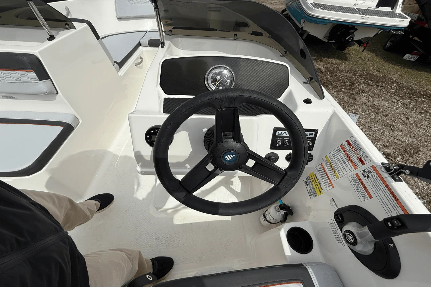 2025 Bayliner M17 Image Thumbnail #40