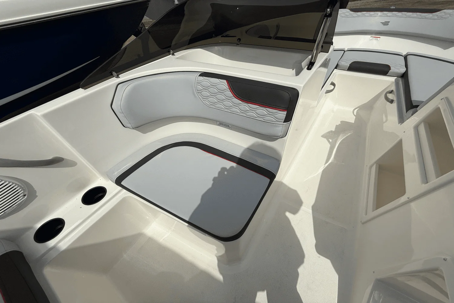 2025 Bayliner M17 Image Thumbnail #46